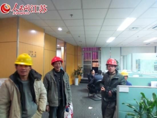 招商地产南京公司欠民工款830万 遭堵门讨薪(