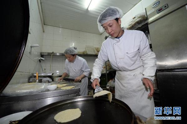 破五逢立春 饺子遇春饼[高清大图]|饺子|超市