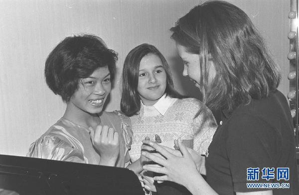 冬奥会:小提琴家陈美出赛受追捧 不惧手指受伤