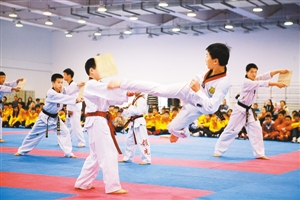 世界跆拳道联盟青少年训练基地挂牌深圳|对抗