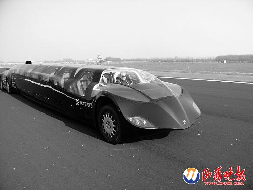 迪拜超级巴士投入运营(图)|阿布扎比|乘客