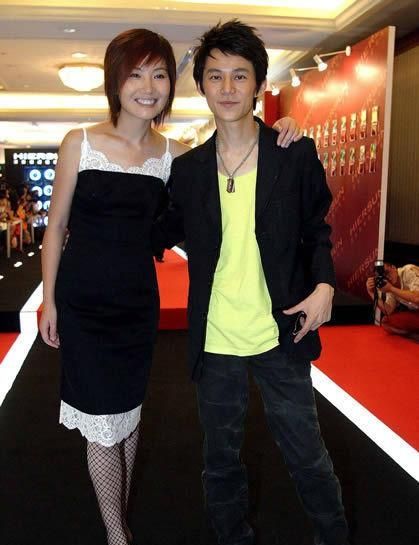 疑似何炅与老婆王菁合照曝光 快乐家族恋爱史|图