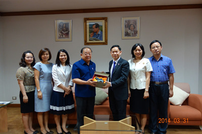 驻清迈总领事巢小良访问清莱皇太后大学|总领