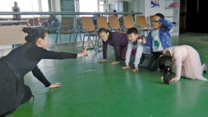 英语话剧《小女仆与魔法师》再招3个角色|话剧