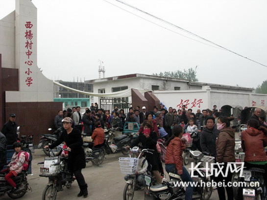 又 一小学生确诊 ,曾去过学校和超市_购物