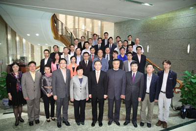 外交部驻香港公署特派员宋哲为香港九龙区议员