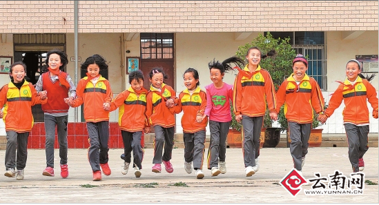 奔向“七彩小屋”