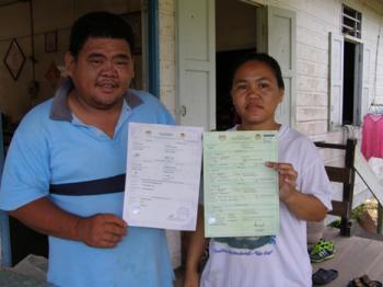 妻子出生纸无国籍成黑户 大马华人奔波17年终