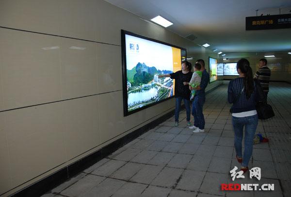 (长沙岳银地下通道正式投入使用。)