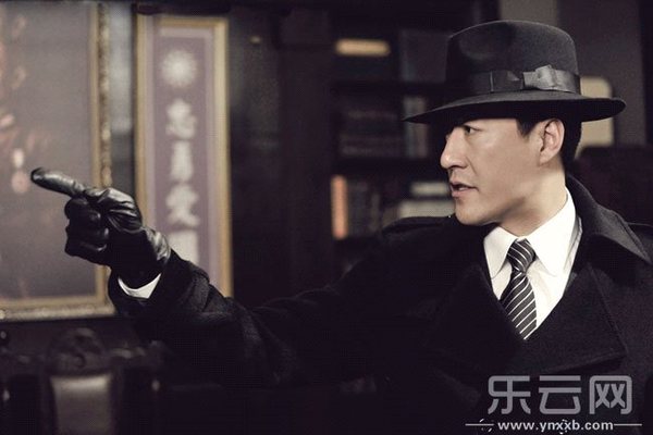 每天19:30浙江卫视中国蓝播出将国产由于震,刘钧,颜丹晨主演的谍战剧剧场电视剧富豪v播出图片
