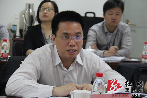 孔玉成表示,望城将积极做好企业配套服务,助推企业不断做大做强。高亮 摄