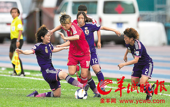 苦拼120分钟，女足姑娘虽然没能赢得比赛，但仍然赢得了观众的心　新华社发
