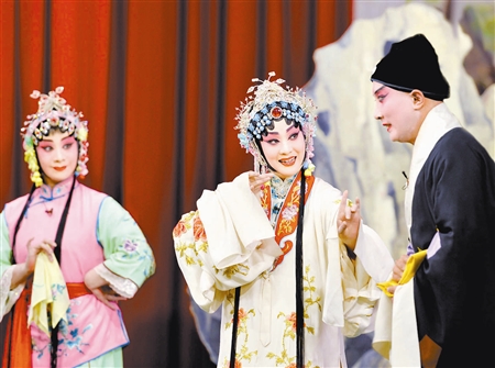 娱乐 本报讯(记者何树青)天津京剧院排演,梅花奖得主王艳领衔主演的