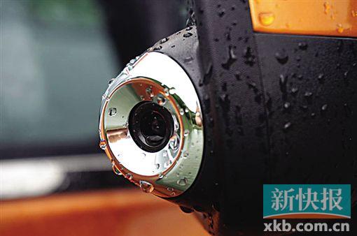 倒车摄像头:配备了全景摄像头,还加入了碰撞预警和车道偏离预警等科技配置。