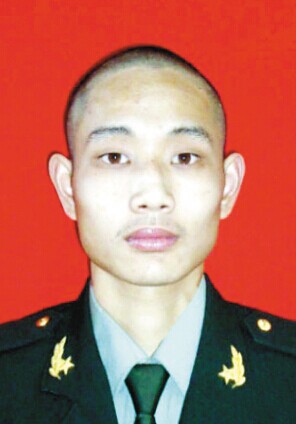 袁异波 　　1993年出生 　　四川自贡人