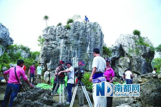 剧组在广西壮族自治区崇左市的德天瀑布取景，画面唯美的代价就是“烧钱”。