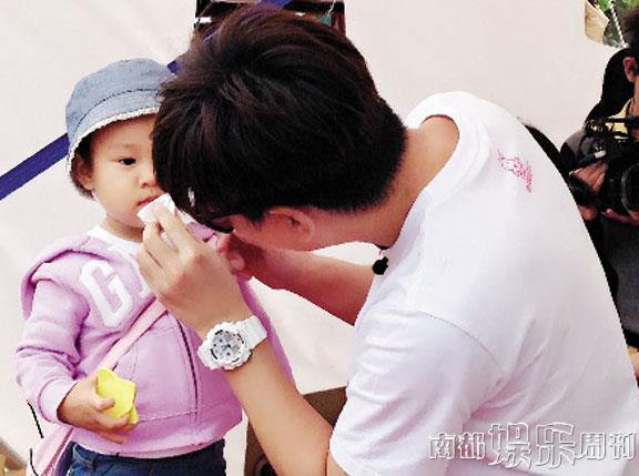 <em>贾乃亮</em>:小璐和女儿是人生中最好的礼物|<em>贾乃亮</em>