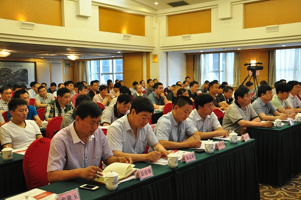 中国矿业大学副校长李强致辞<img alt=