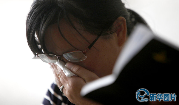 孩子母亲谈起孩子的伤势，痛哭流泪