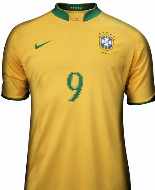 巴西世界杯开幕 回顾历届巴西足球队服|球衣|巴