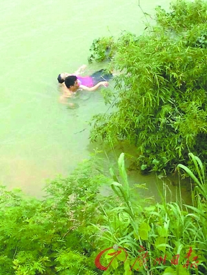 落水女孩_落水女子作品