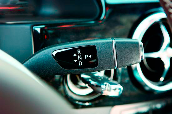 奔驰怀挡是与非 独特细节遭遇水土不服_凤凰资讯