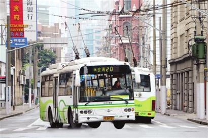 老式“辫子电车”下月全部退役