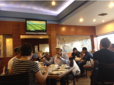 世界杯点燃美华裔球迷热情 办加急签证飞巴西