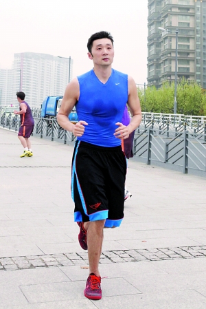 刘炜永久转会至新疆|刘炜|上海队