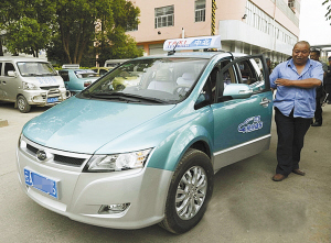 昆明的纯电动出租车 资料图片