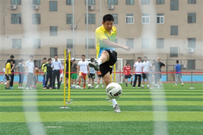 足球或纳入北京中小学生体测 考颠球等5项-中