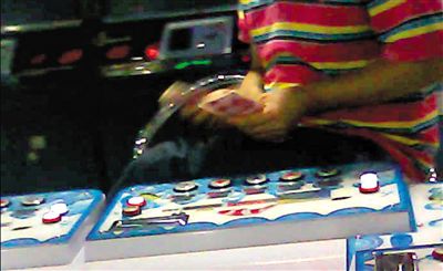 记者暗访北京电玩城赌博机:玩家一小时输5万(