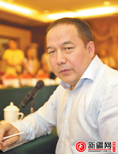 　　新疆民贸商会会长、新疆阿尔曼清真食品工业集团有限公司董事长热迪力·阿布拉