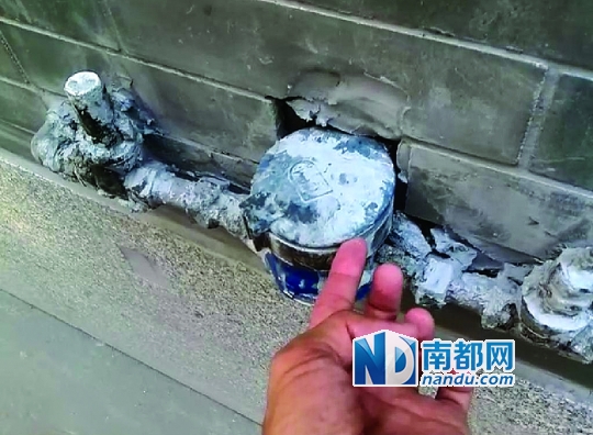 尴尬事:外墙贴砖摆乌龙,水表都封住|水表|改造