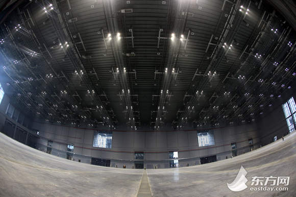 近日，中国博览会会展综合体——上海国展中心A、B展厅率先交付使用（点击查看组图）