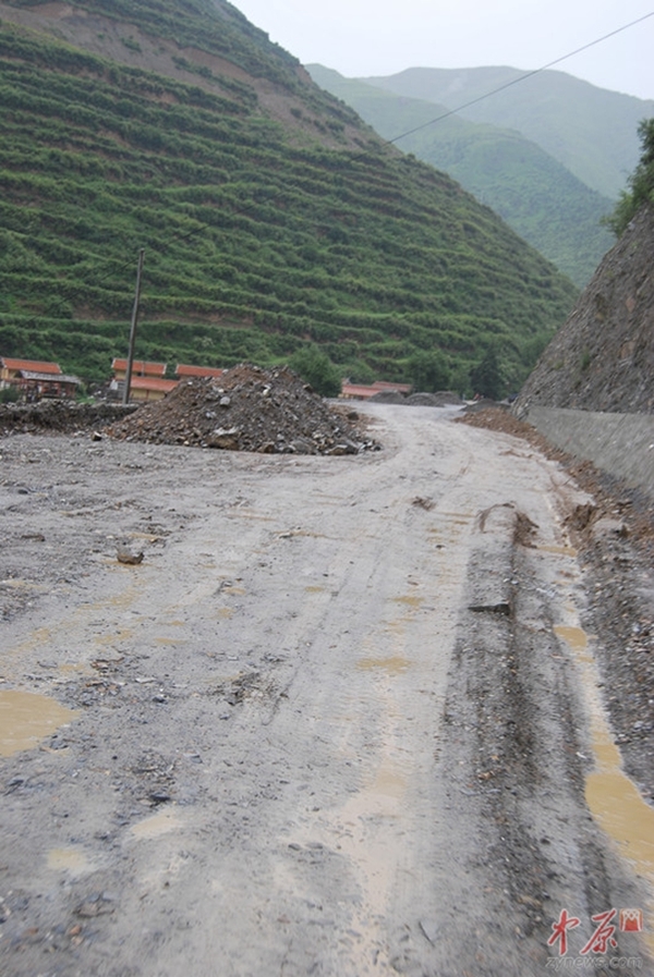 会川镇到岷县路段严重毁坏