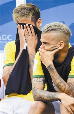 精彩 瞬间|内马尔|替补席