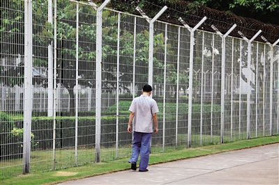 80后副局长的5年沉沦|肖明辉|张成梁