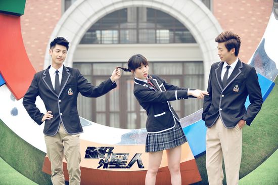 《你好外星人》火爆暑期档 科幻皮下是颗偶像