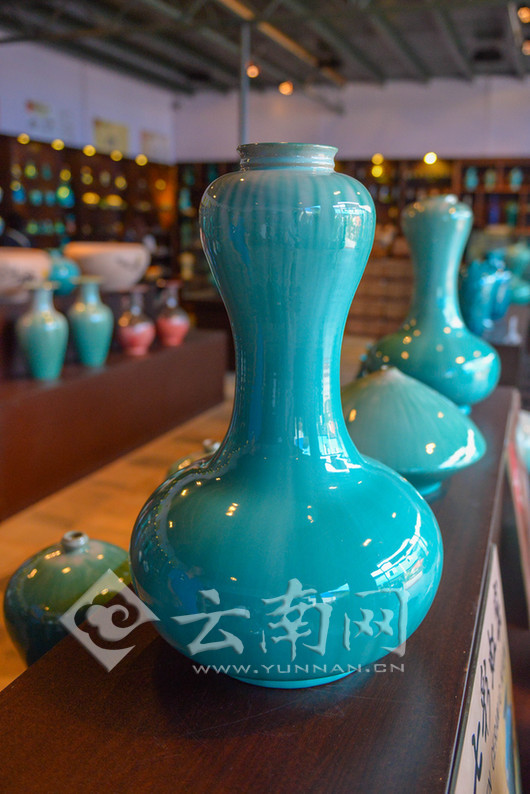 孔雀蓝釉