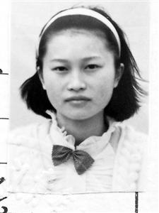 刚回上海时的徐裕赢,从发型和穿着看,生活有点凌乱