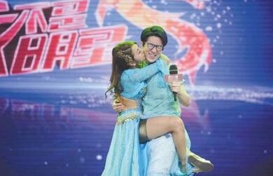 房祖名爆料成龙有洁癖:会收集电影道具|房祖名