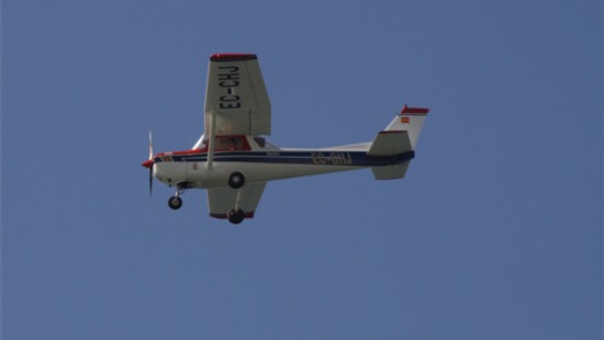 新西兰发生一起小型观光旅游飞机坠机事故 飞