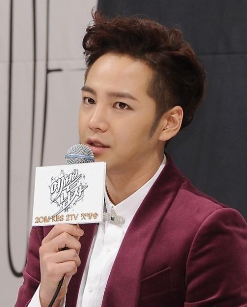 传张根硕姐弟恋 经纪公司强调只是朋友关系|