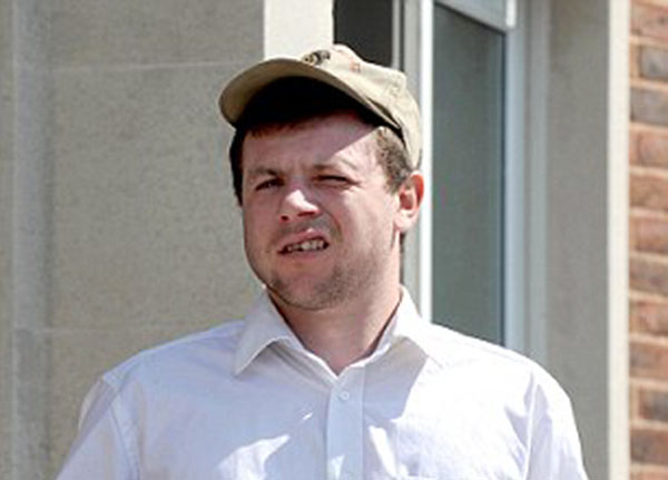 英国男子在墓地扮鬼吓人被捕 再犯将被判12周