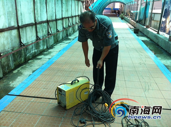 海口宜欣广场违建被叫停再施工 回应巡查辩称