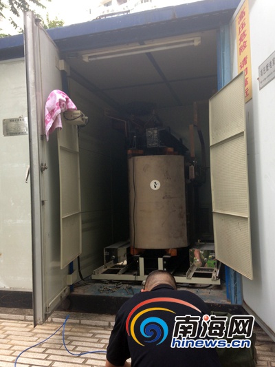 海口玉龙公寓变压器进水 停电一周业主愤而堵