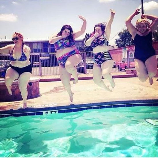 图为网友上传的比基尼照片（网页截图）