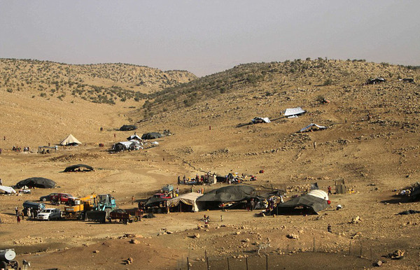 　　亚兹迪人在辛贾尔山上的临时驻地。