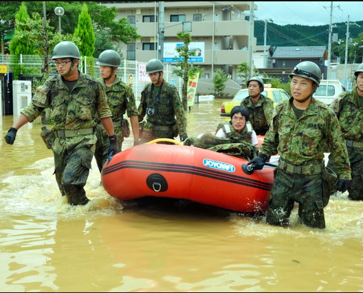 暴雨袭击日本造成5人死亡 上千栋房屋浸水(图